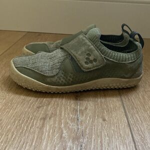 Vivobarefoot kids shoes
